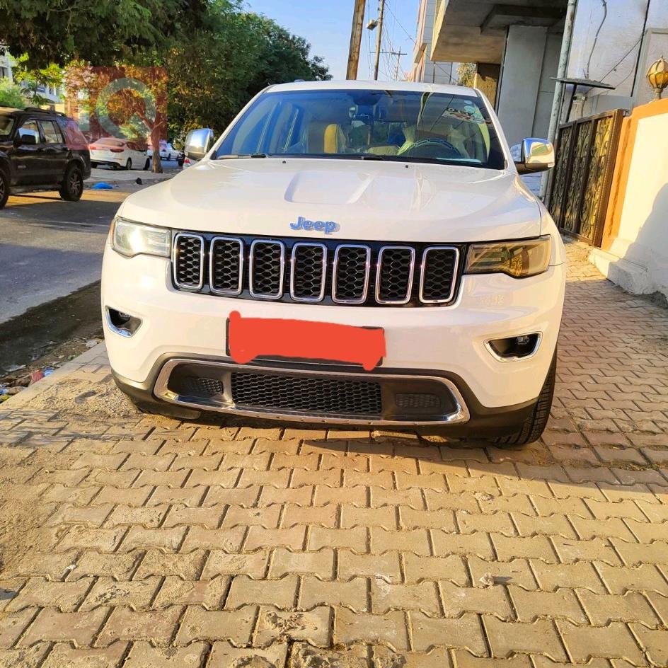 جیپ گراند شیرۆکی